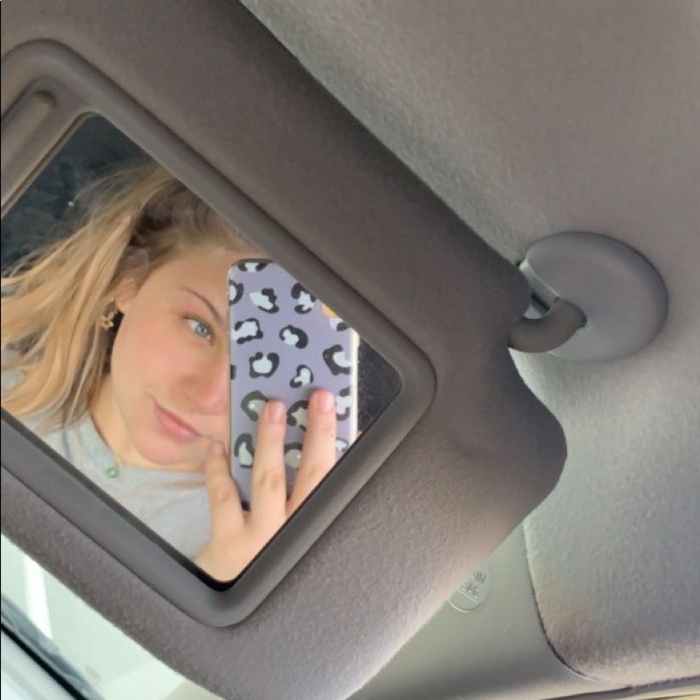 Meet your Posher, Julia